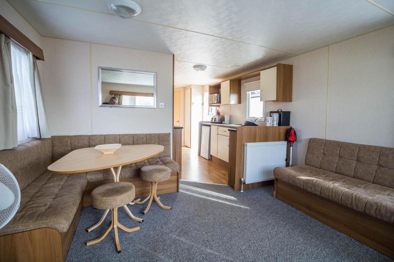 8 Berth Caravan At Manor Park Free Wifi Chalet