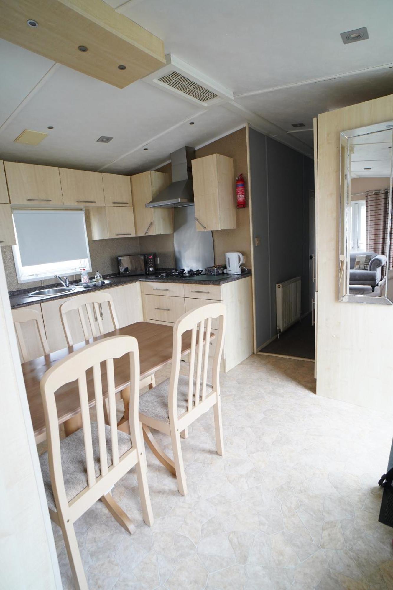 Chalet 8 Berth Caravan At Manor Park Free Wifi *