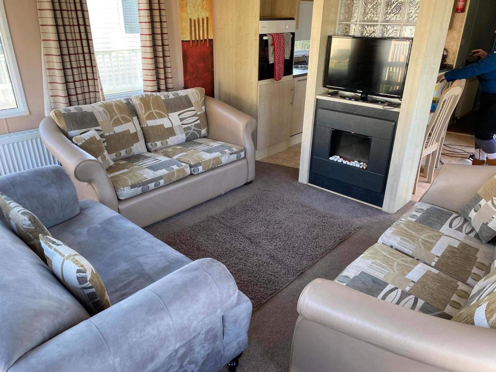 8 Berth Caravan At Manor Park Free Wifi Chalet