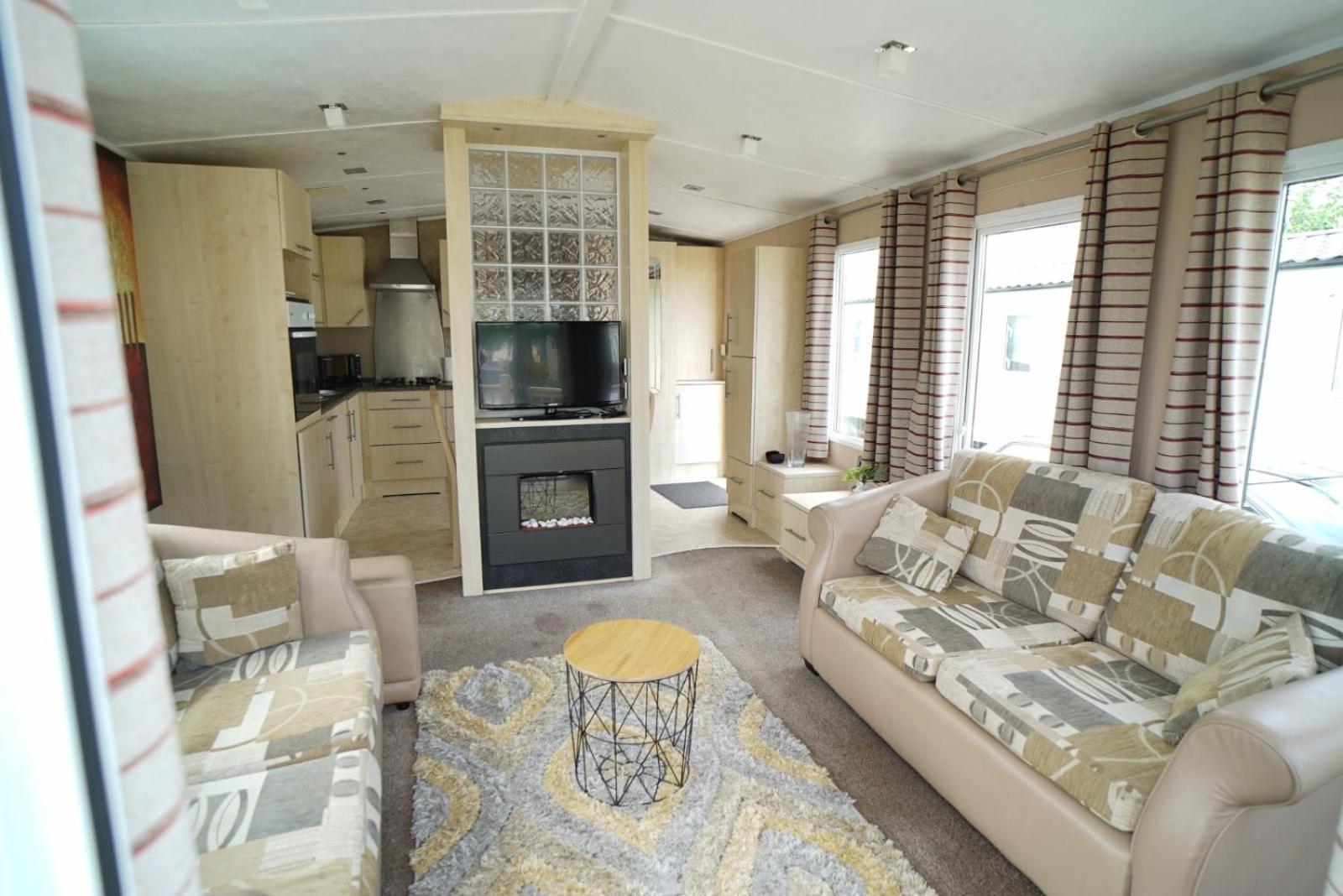 8 Berth Caravan At Manor Park Free Wifi * Hunstanton